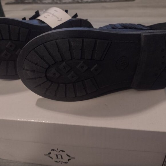 Nanette Lepore girls size 9 fringe boots new with tag - Picture 4 of 5